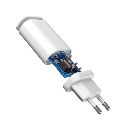 Forever TC-01 QC3.0 hálózati gyorstöltőfej USB csatlakozóval 3A fehér (18W)