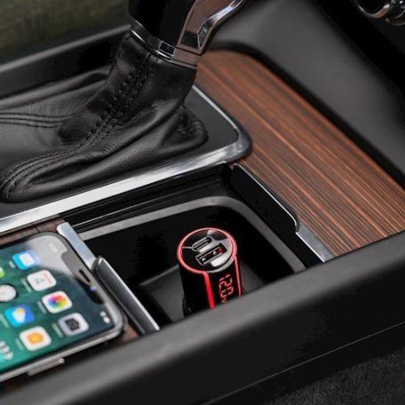 Forever Super Fast szivargyújtó töltő 1x USB és 1x Type-C foglalattal, Led háttérvilágíítással (Max 6A) 30W